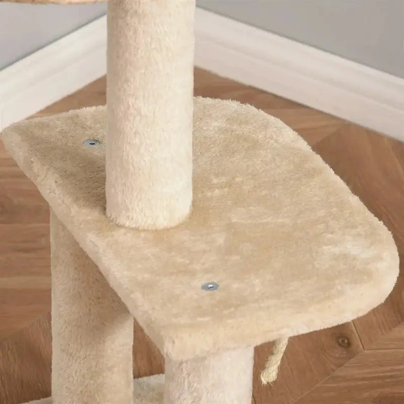 Arbre à chat avec panier