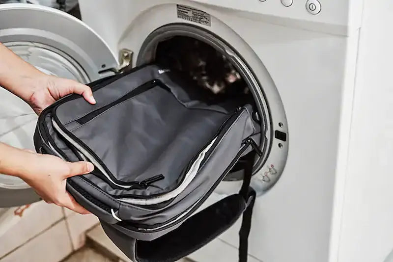Comment nettoyer un sac à dos pour chat ? Guide complet 2025