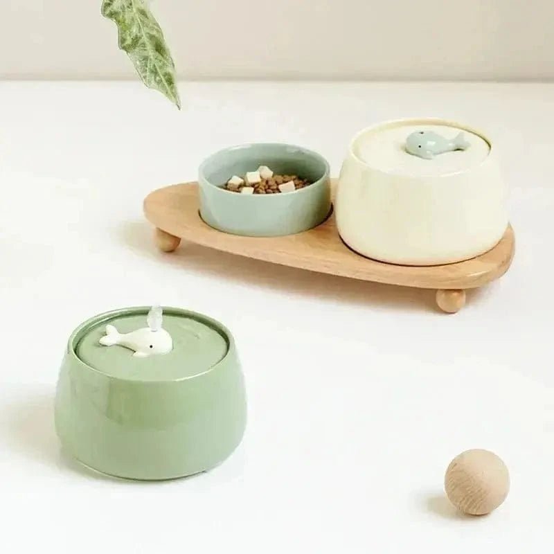 Fontaine à eau céramique chat CeramiFlow verte à motif baleine, gamelle et support en bois