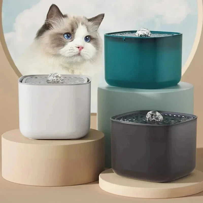 Fontaine à eau chat silencieuse SoftFlow en blanc, vert et noir avec chat ragdoll