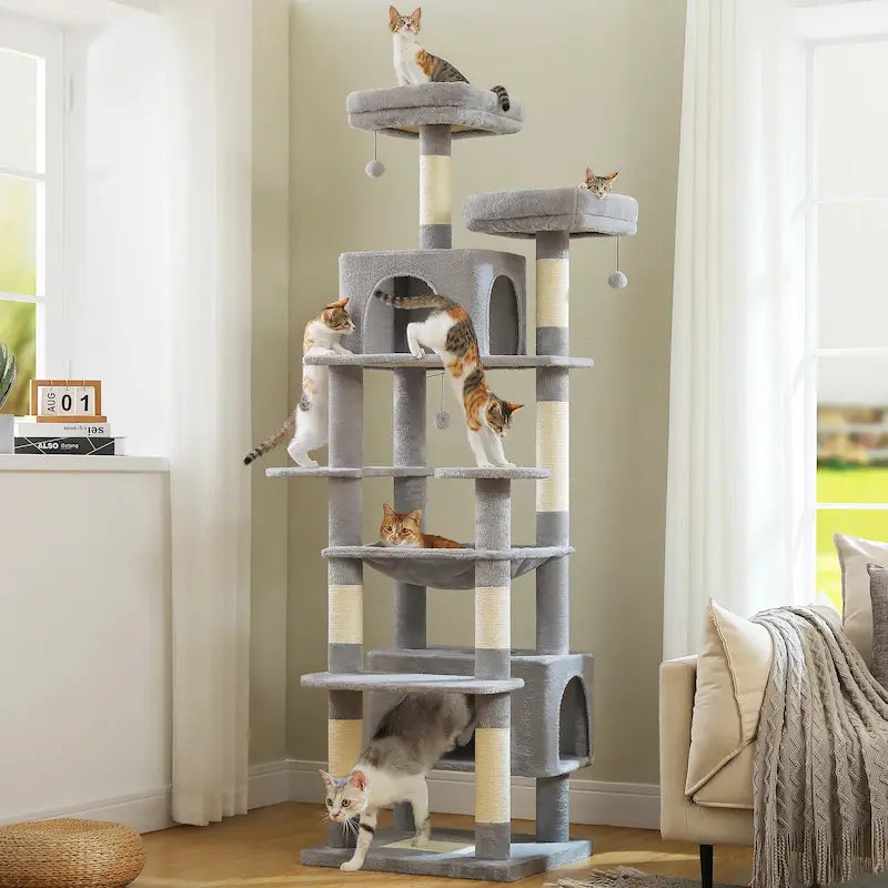 Grand arbre à chat multi-niveaux